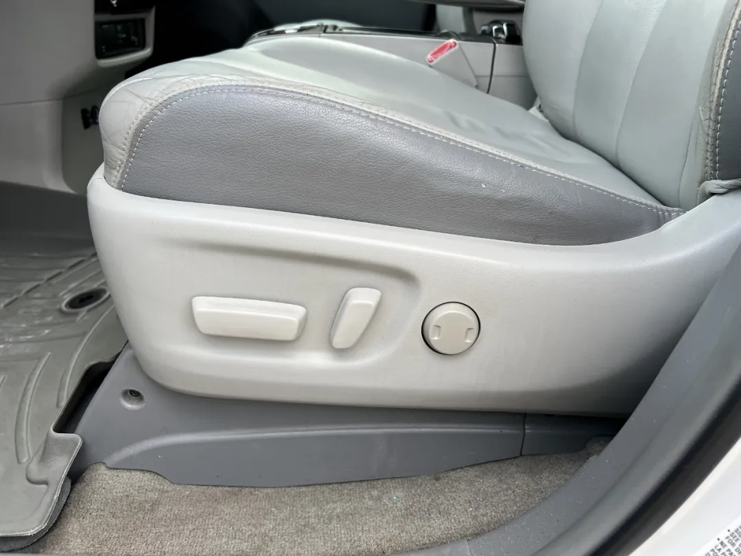 2013 Toyota Sienna - 5TDYK3DC0DS332770 - Image #8
