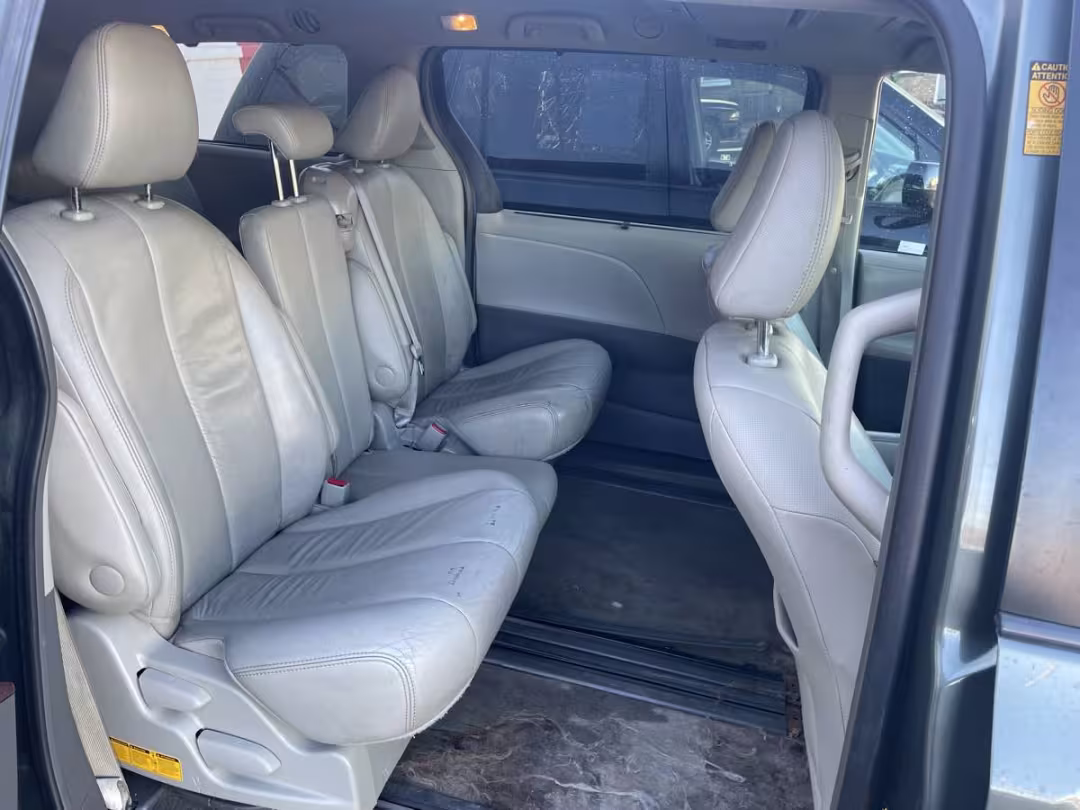 2013 Toyota Sienna - 5TDYK3DC7DS390827 - Image #6