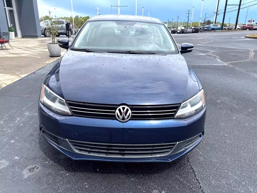 2013 Volkswagen Jetta - 3VWDX7AJ0DM454178 - Image #2