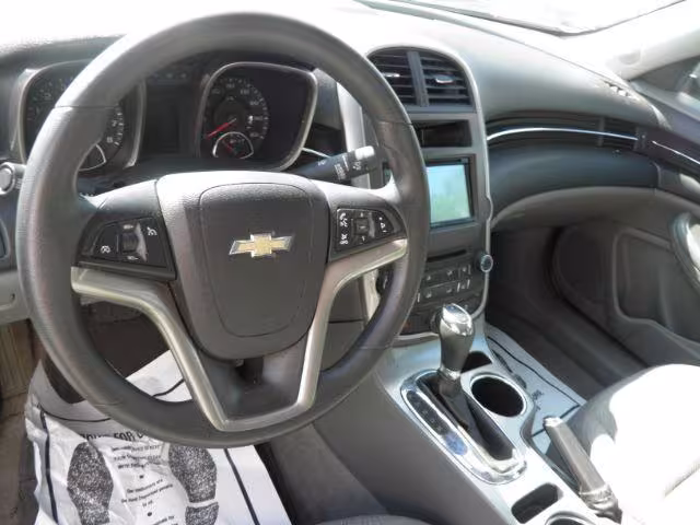 2014 Chevrolet Malibu - 1G11B5SL3EF192322 - Image #3