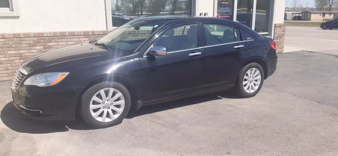 2014 Chrysler 200 - 1C3CCBCG5EN198694 - Image #1