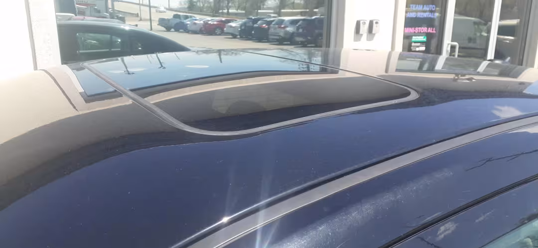 2014 Chrysler 200 - 1C3CCBCG5EN198694 - Image #5