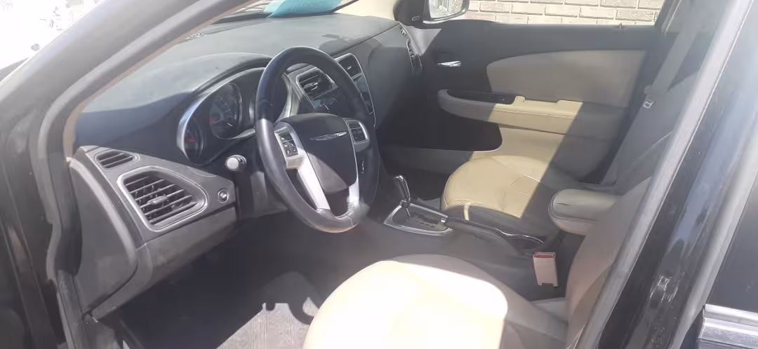 2014 Chrysler 200 - 1C3CCBCG5EN198694 - Image #7