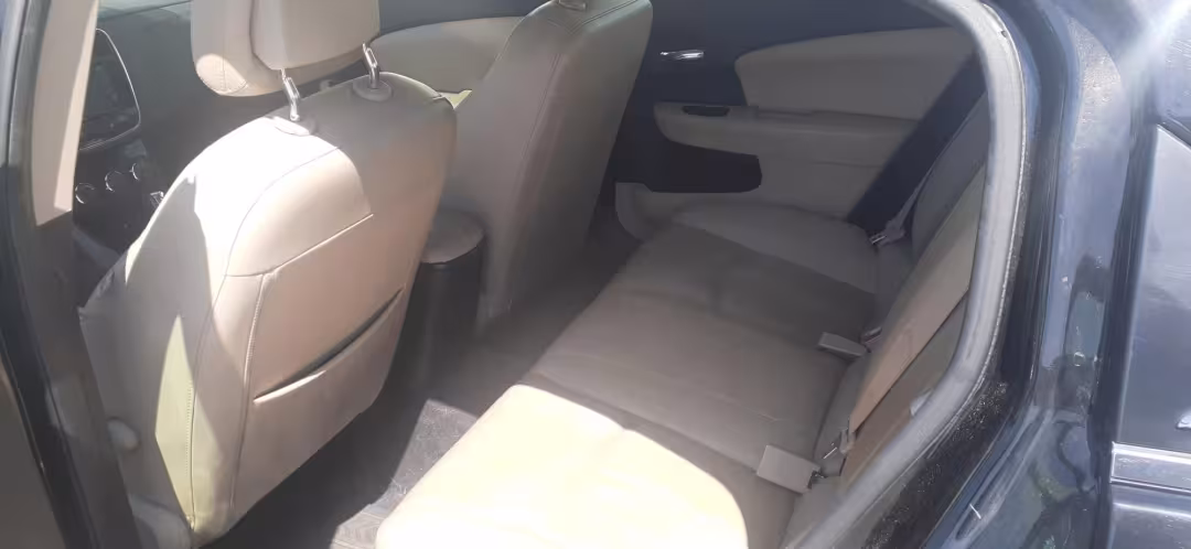 2014 Chrysler 200 - 1C3CCBCG5EN198694 - Image #8