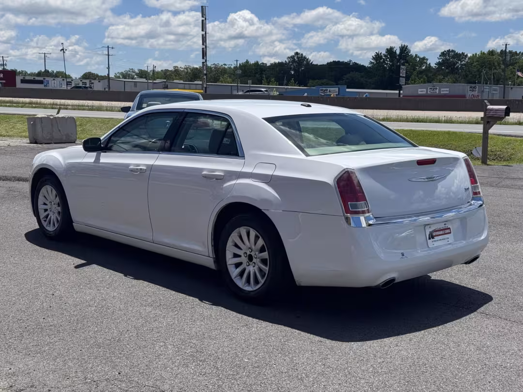 2014 Chrysler 300 - 2C3CCAAG3EH377600 - Image #6