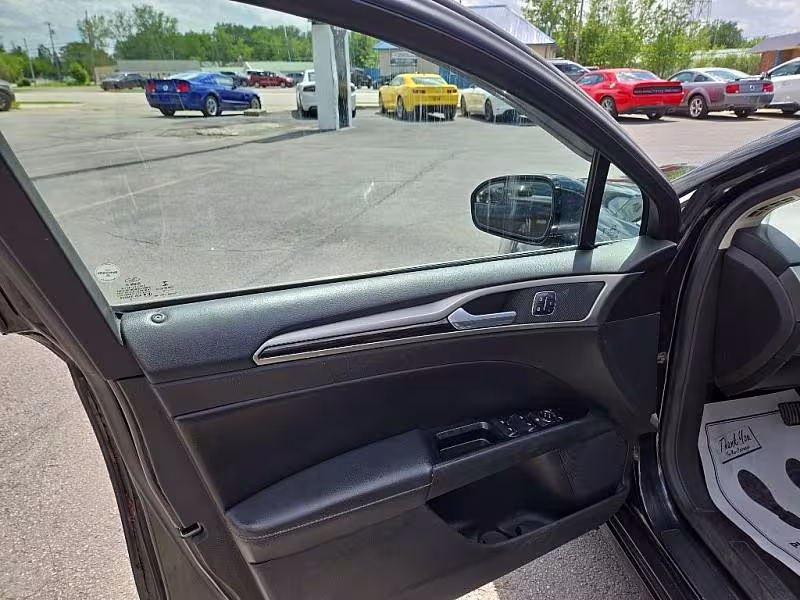 2014 Ford Fusion - 3FA6P0H95ER323773 - Image #10