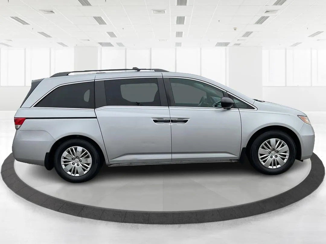 2014 Honda Odyssey - 5FNRL5H23EB042673 - Image #2
