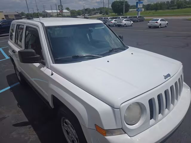 2014 Jeep Patriot - 1C4NJPBBXED925265 - Image #14