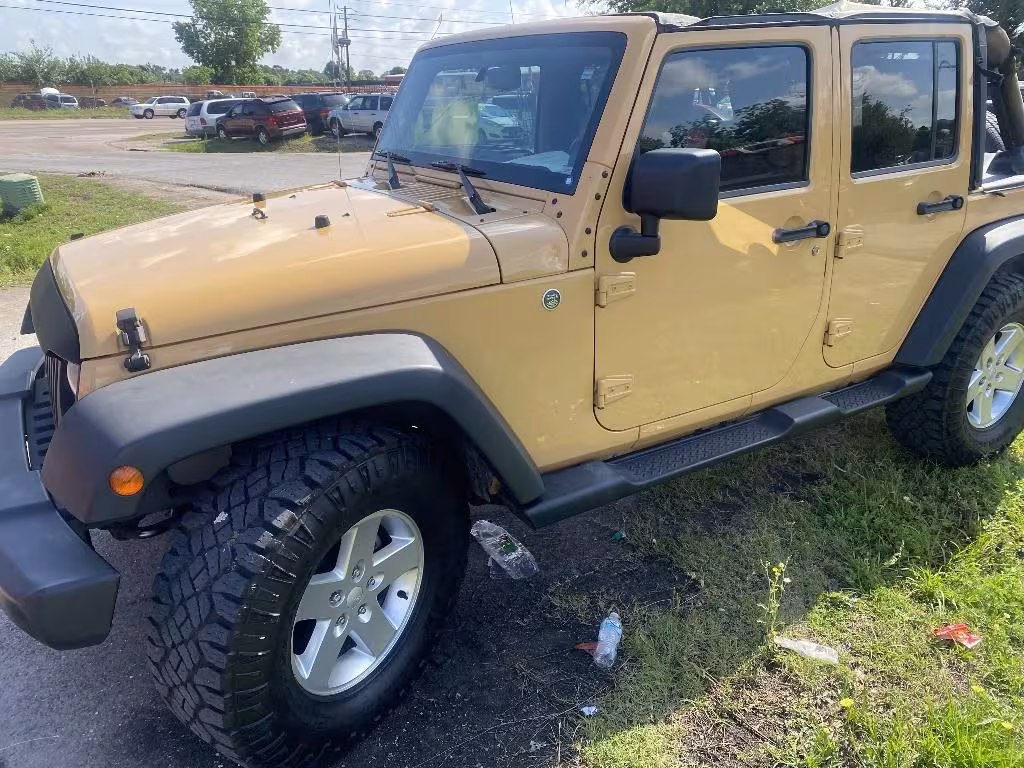 2014 Jeep Wrangler - 1C4BJWDG0EL182918 - Image #1
