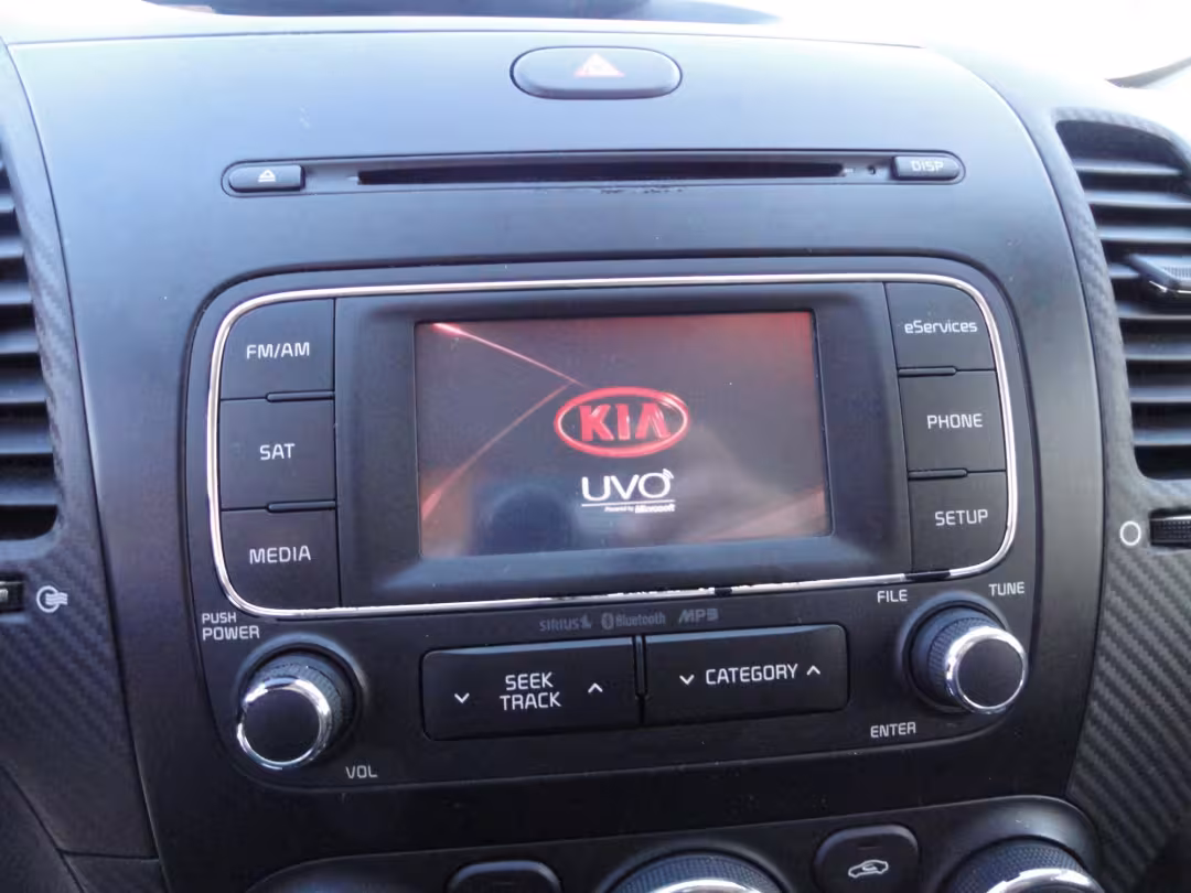 2014 Kia Forte Koup - KNAFX6A80E5237592 - Image #9