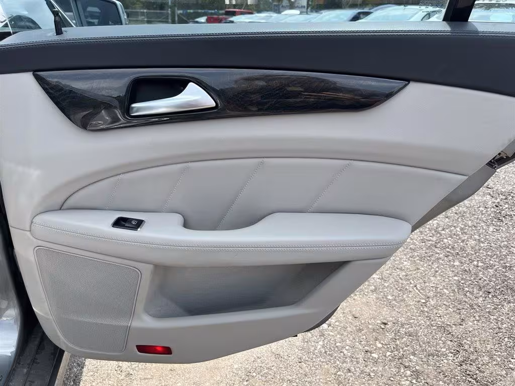 2014 Mercedes-Benz CLS-Class - WDDLJ7DB5EA097072 - Image #31