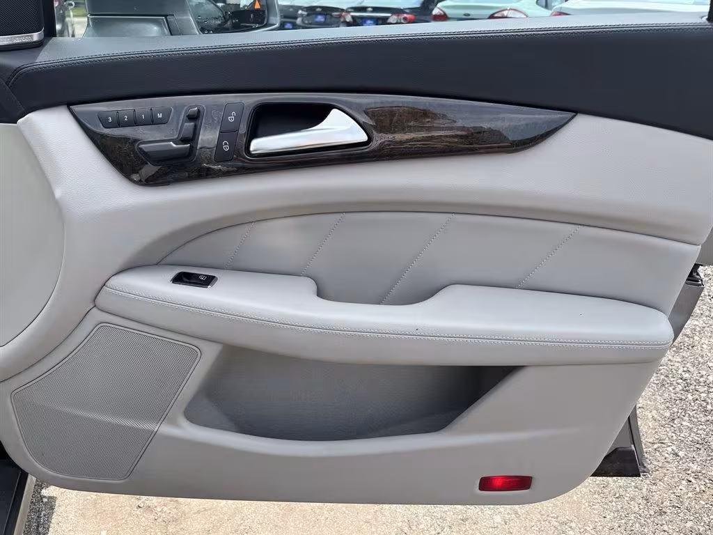 2014 Mercedes-Benz CLS-Class - WDDLJ7DB5EA097072 - Image #33