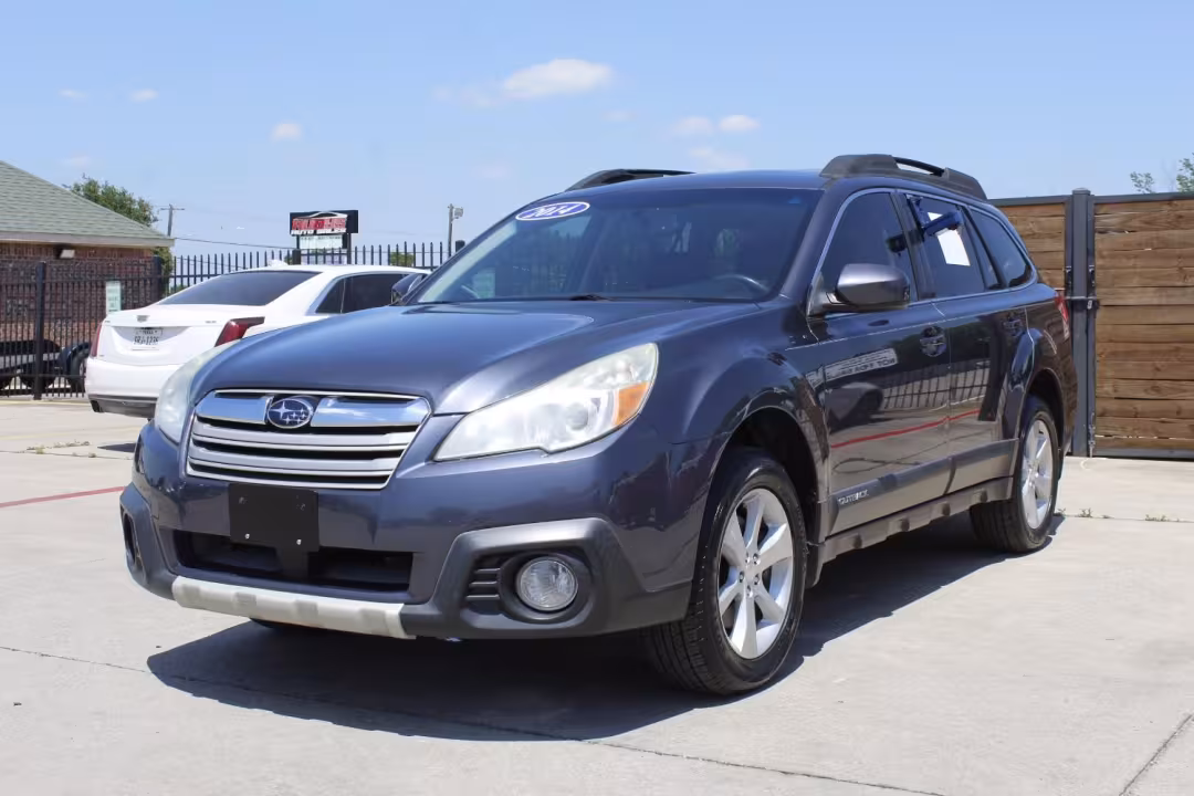 2014 Subaru Outback - 4S4BRDLC3E2319895 - Image #2