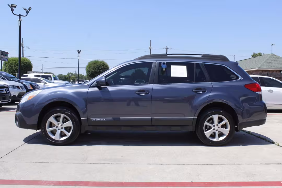 2014 Subaru Outback - 4S4BRDLC3E2319895 - Image #3