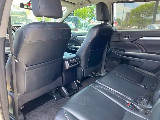 2014 Toyota Highlander - 5TDKKRFH8ES011241 - Image #10