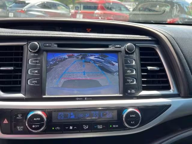 2014 Toyota Highlander - 5TDKKRFH8ES011241 - Image #14