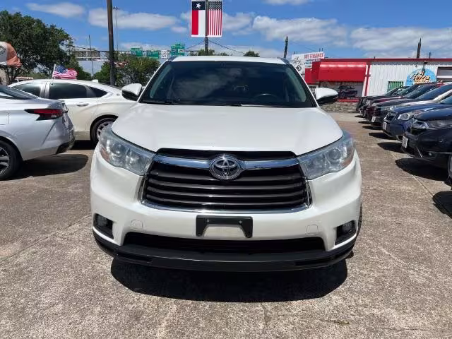 2014 Toyota Highlander - 5TDKKRFH8ES011241 - Image #2