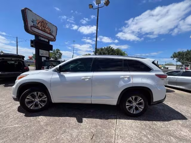 2014 Toyota Highlander - 5TDKKRFH8ES011241 - Image #4