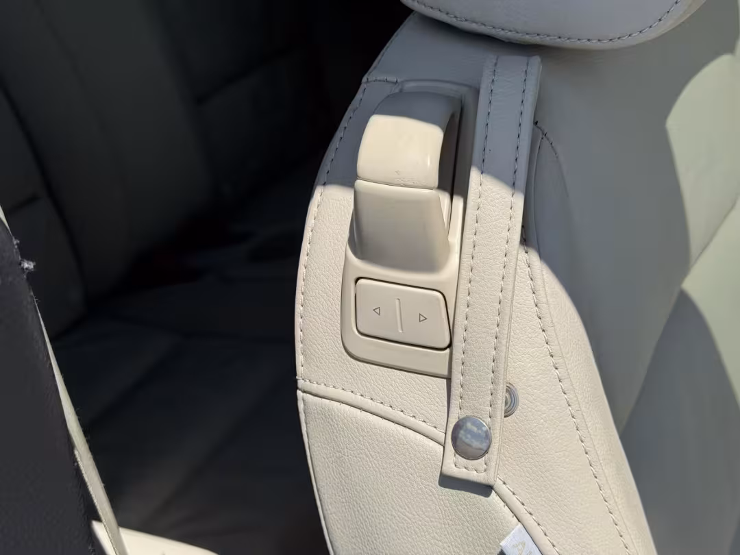 2014 Volkswagen Eos - WVWFW8AH6EV000509 - Image #12