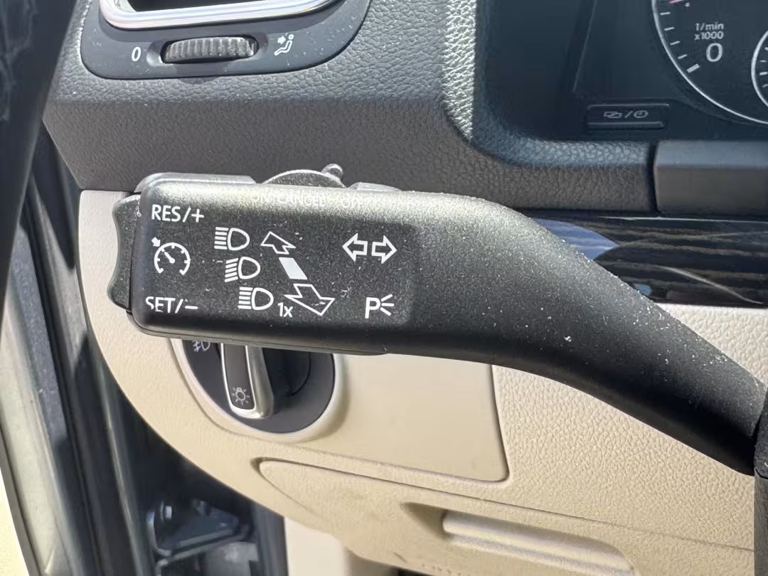 2014 Volkswagen Eos - WVWFW8AH6EV000509 - Image #22