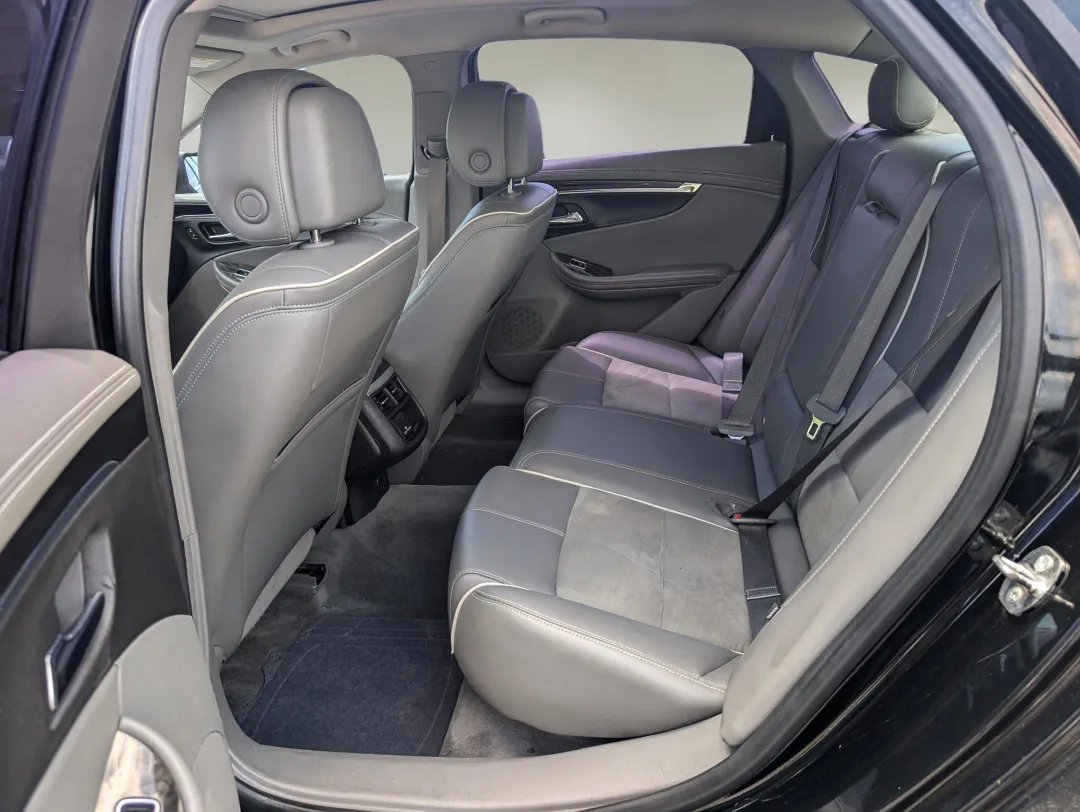 2015 Chevrolet Impala - 1G1125S35FU132040 - Image #11