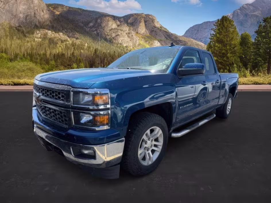 2015 Chevrolet Silverado 1500 - 1GCVKREC8FZ152474 - Image #2