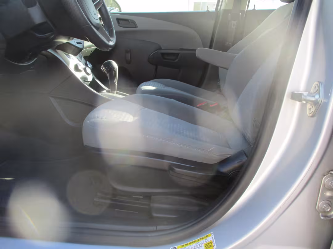 2015 Chevrolet Sonic - 1G1JA5SH7F4113648 - Image #11