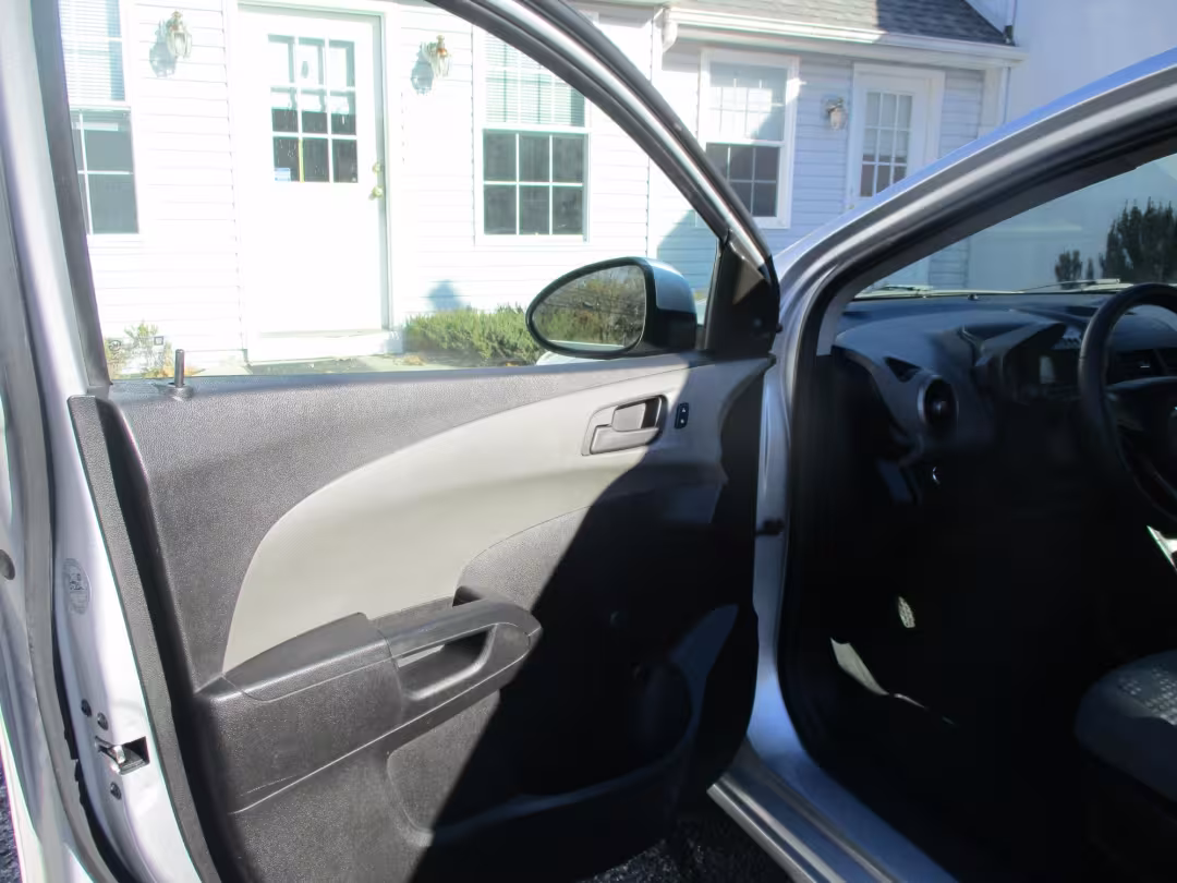 2015 Chevrolet Sonic - 1G1JA5SH7F4113648 - Image #14