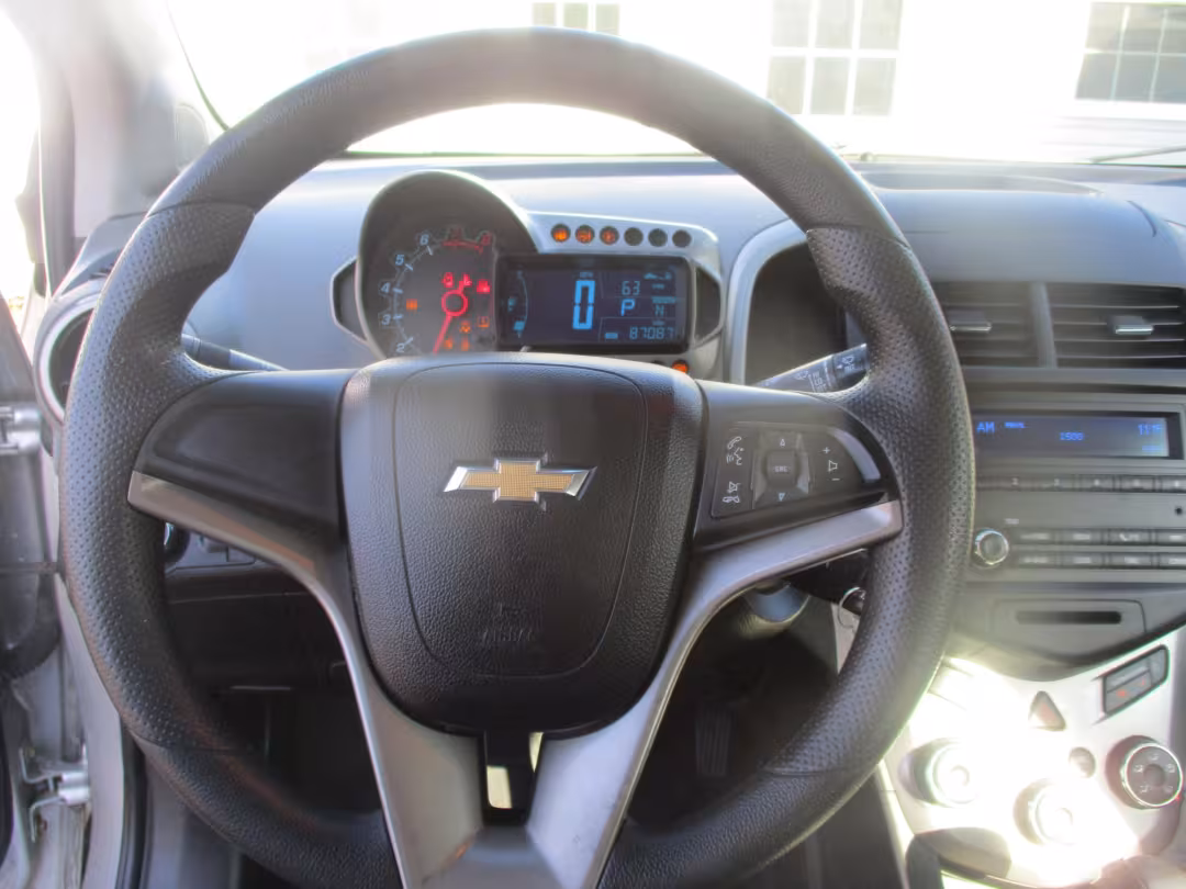 2015 Chevrolet Sonic - 1G1JA5SH7F4113648 - Image #17