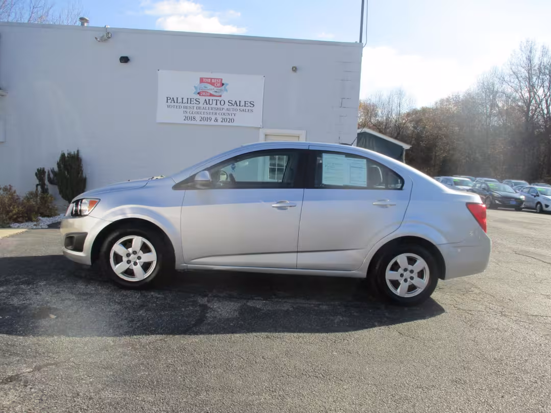 2015 Chevrolet Sonic - 1G1JA5SH7F4113648 - Image #2