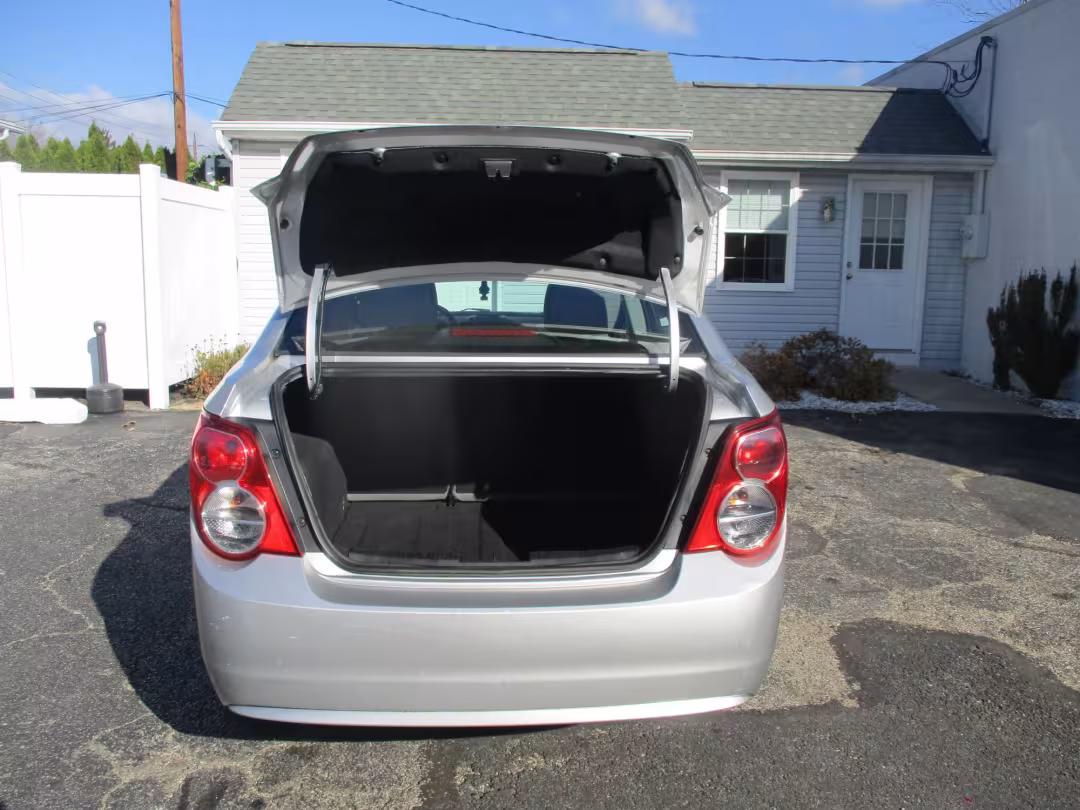 2015 Chevrolet Sonic - 1G1JA5SH7F4113648 - Image #24