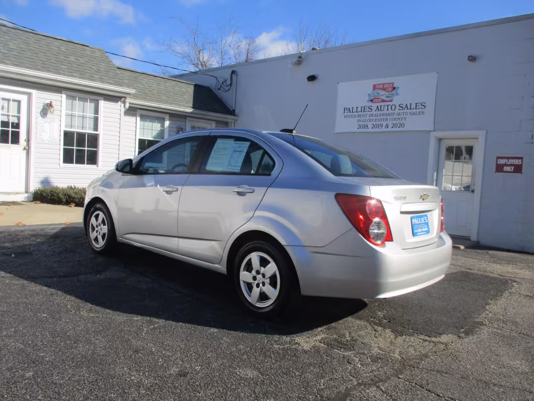 2015 Chevrolet Sonic - 1G1JA5SH7F4113648 - Image #3