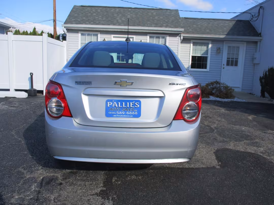 2015 Chevrolet Sonic - 1G1JA5SH7F4113648 - Image #5
