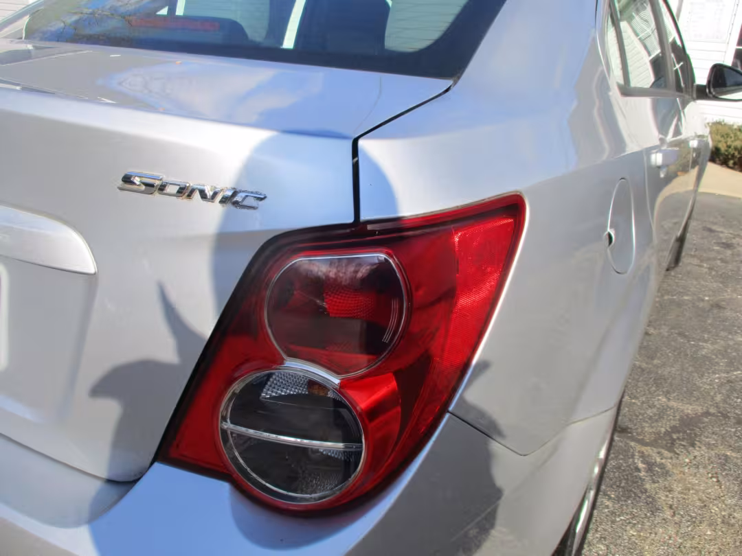 2015 Chevrolet Sonic - 1G1JA5SH7F4113648 - Image #6