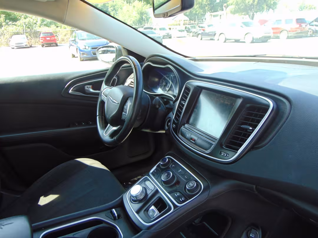 2015 Chrysler 200 - 1C3CCCAB0FN751797 - Image #7