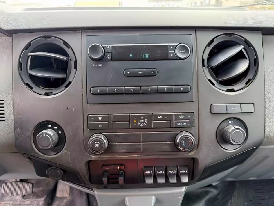 2015 Ford F-550 - 1FD0W5HT7FED58150 - Image #13