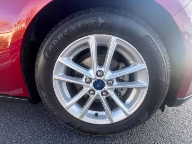 2015 Ford Focus - 1FADP3K21FL369492 - Image #10