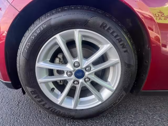 2015 Ford Focus - 1FADP3K21FL369492 - Image #11