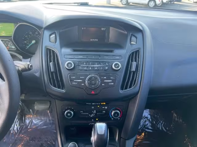 2015 Ford Focus - 1FADP3K21FL369492 - Image #18