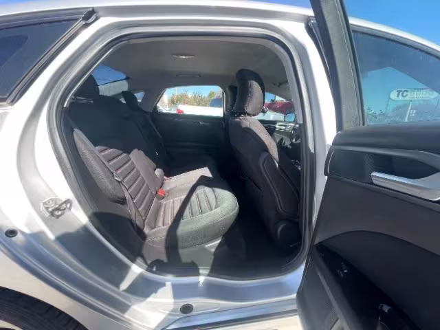 2015 Ford Fusion - 3FA6P0H92FR267583 - Image #10