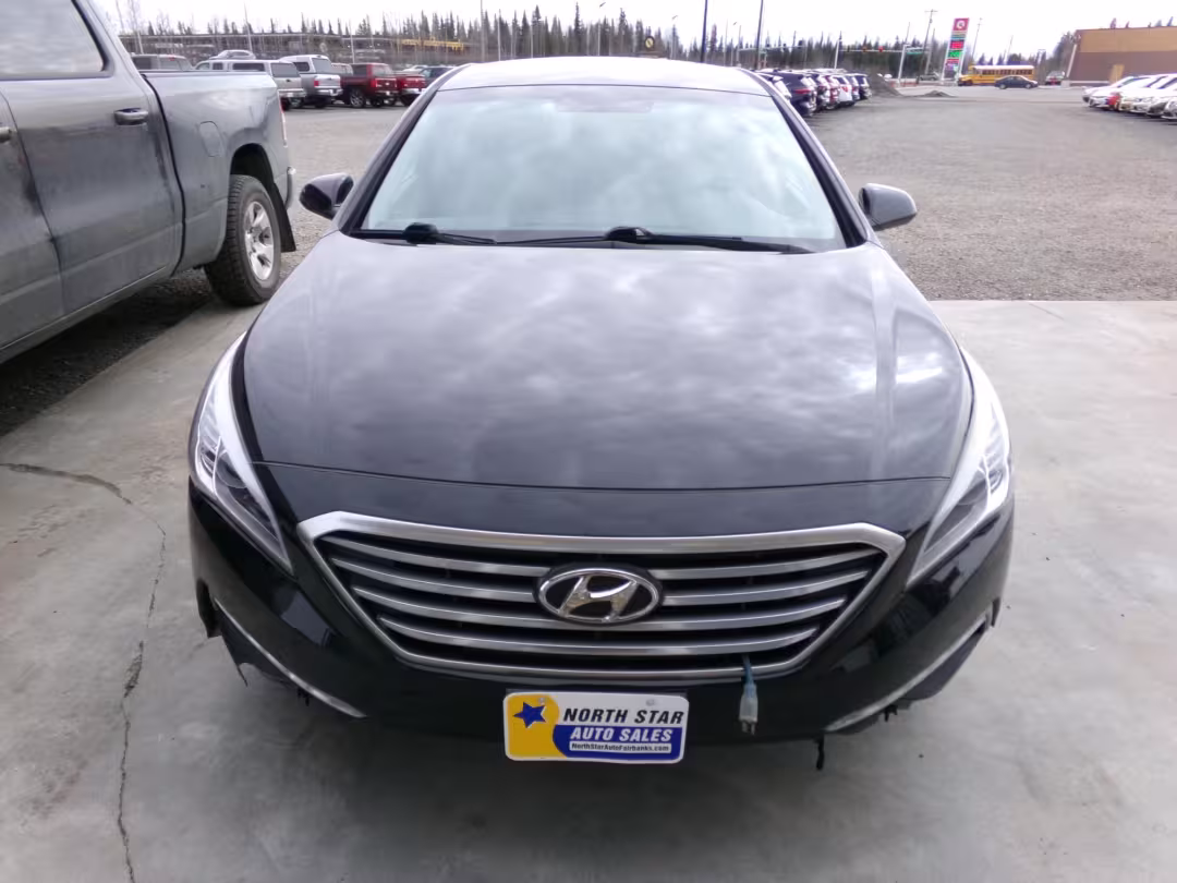 2015 Hyundai Sonata - 5NPE24AF7FH194239 - Image #1
