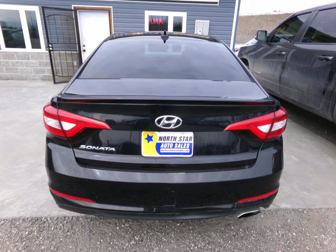 2015 Hyundai Sonata - 5NPE24AF7FH194239 - Image #4