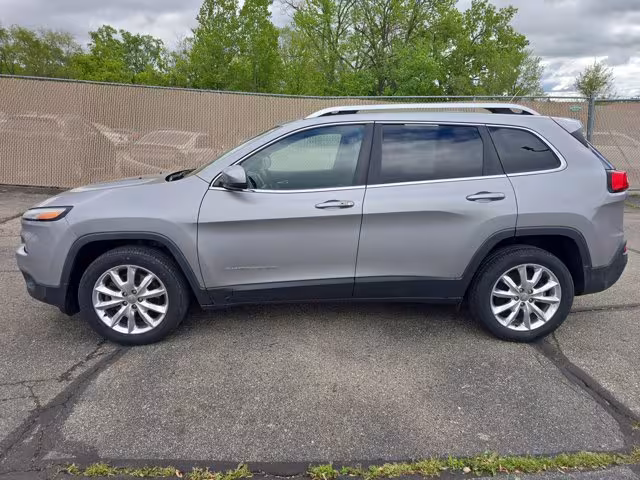 2015 Jeep Cherokee - 1C4PJLDB9FW765769 - Image #3
