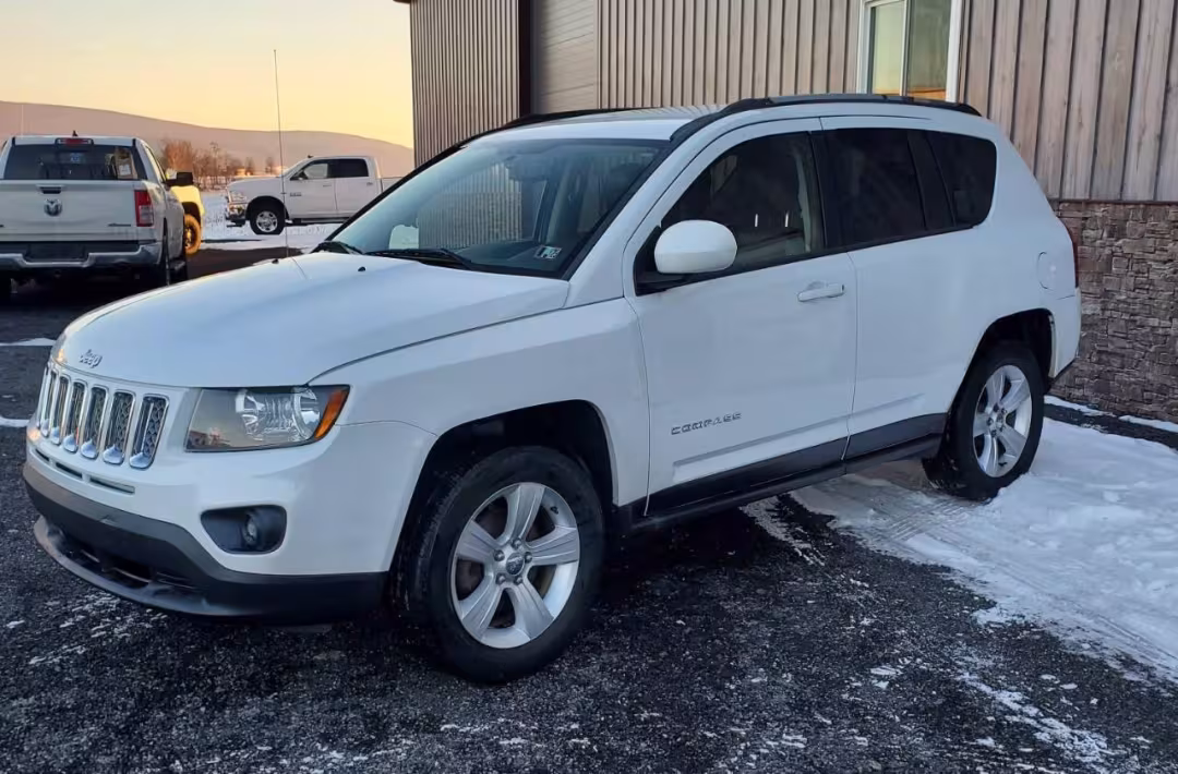 2015 Jeep Compass - 1C4NJDEB2FD232105 - Image #1
