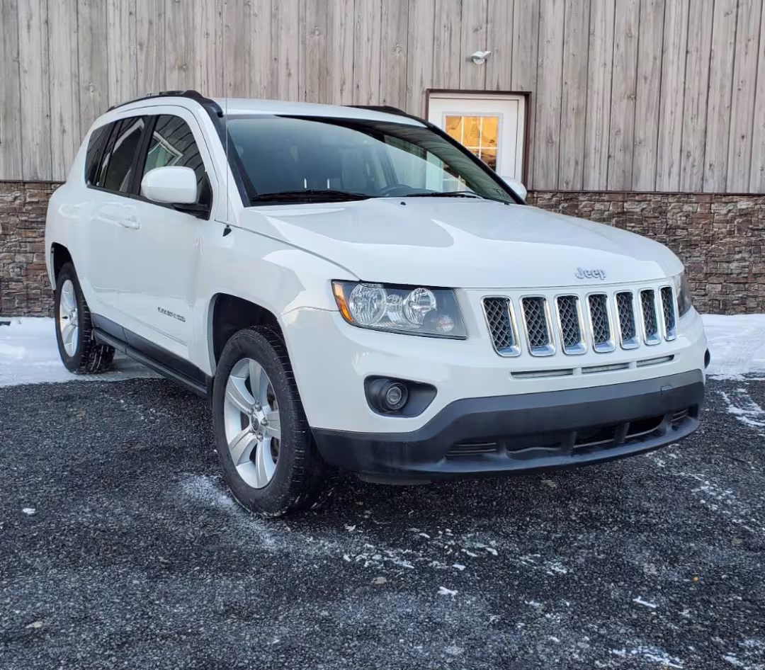 2015 Jeep Compass - 1C4NJDEB2FD232105 - Image #2