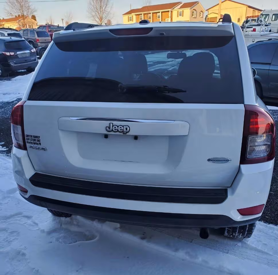 2015 Jeep Compass - 1C4NJDEB2FD232105 - Image #4