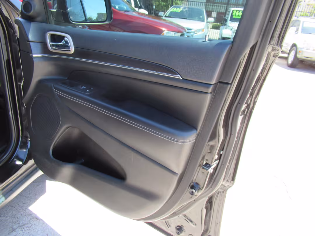 2015 Jeep Grand Cherokee - 1C4RJFBG7FC653854 - Image #11
