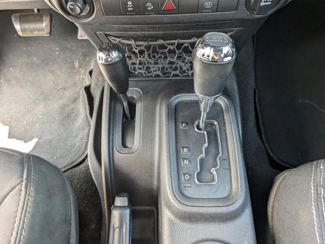 2015 Jeep Wrangler - 1C4BJWCG4FL568812 - Image #14