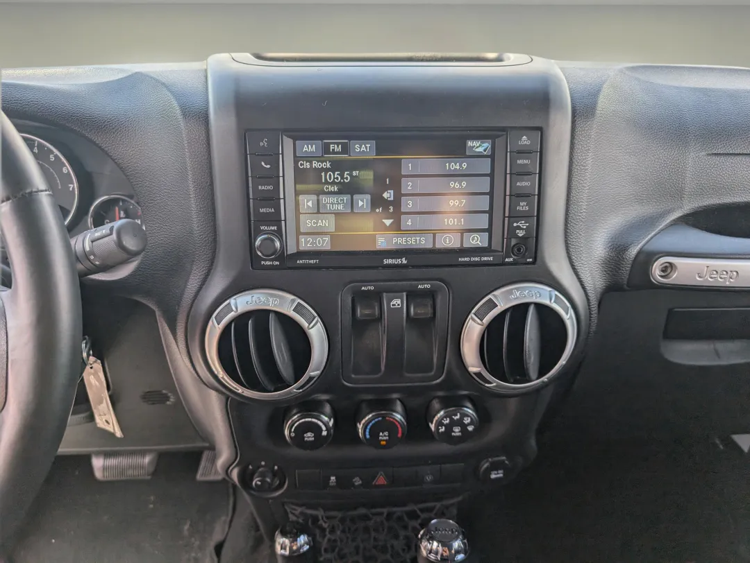 2015 Jeep Wrangler - 1C4BJWCG4FL568812 - Image #15