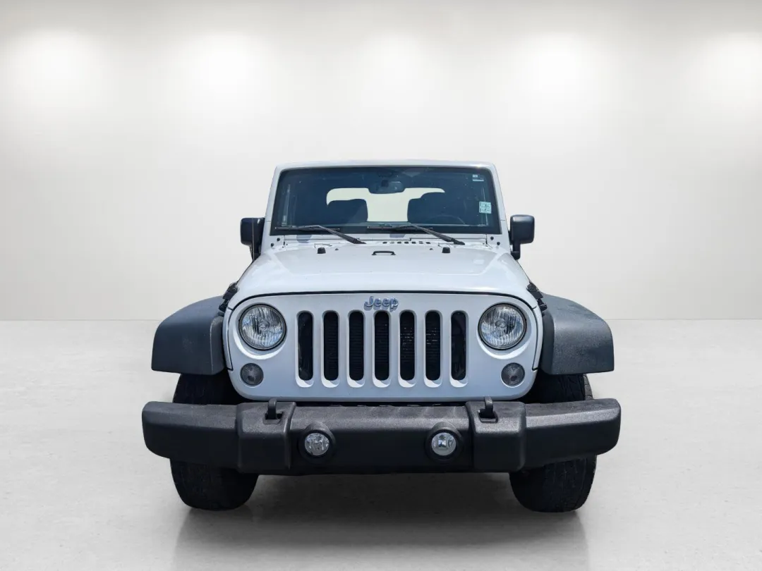 2015 Jeep Wrangler - 1C4BJWCG4FL568812 - Image #2